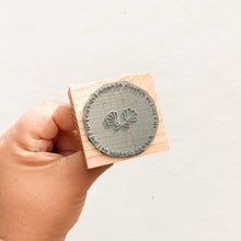 Cargar imagen en el visor de la galería, Sello de madera