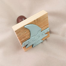 Cargar imagen en el visor de la galería, Sello de madera
