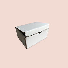 Cargar imagen en el visor de la galería, Caja rectangular grande blanca