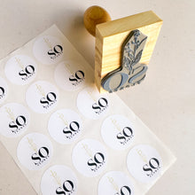 Cargar imagen en el visor de la galería, Stickers + sello
